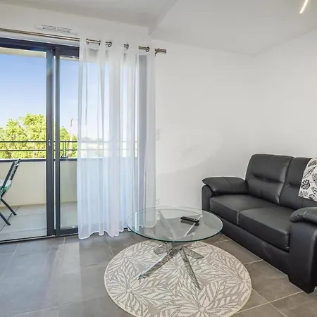 Apartment Stunning In With 1 Bedrooms